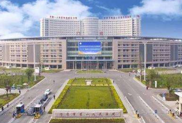 煙臺(tái)毓璜頂醫(yī)院整形美容科誰(shuí)做鼻子做得好?隆鼻案例