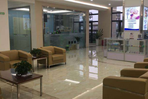 自貢華醫(yī)口腔醫(yī)院種牙好不好?種牙的好處與危害