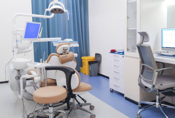 重慶世紀(jì)美奧口腔醫(yī)院醫(yī)生有哪些?附整牙案例