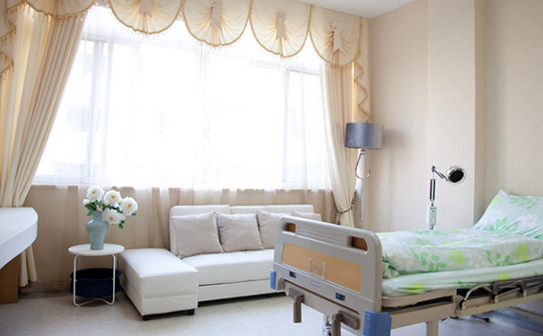 呼和浩特伊思整形醫(yī)院眼部去皺收費標準？三個月親測案例全解