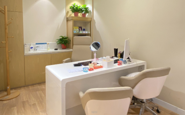 威海孫漫醫(yī)療美容診所杯狀耳矯正技術(shù)怎么樣?費用標準?術(shù)后半年案例