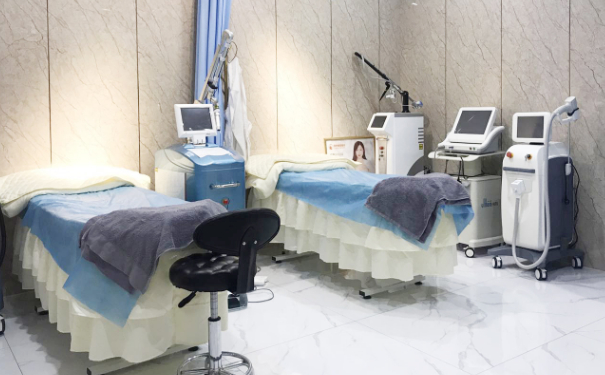 無錫施爾美醫(yī)療美容醫(yī)院發(fā)際線植發(fā)技術(shù)優(yōu)點(diǎn)怎么樣?案例變化&價(jià)格一覽表