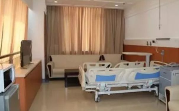 西寧華美整形醫(yī)院面部脂肪填充術(shù)后一年求美案例&費用明細?